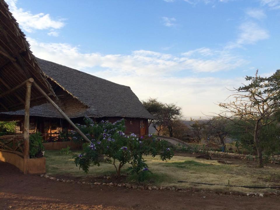African Sunrise Lodge And Campsite Mto wa Mbu ภายนอก รูปภาพ