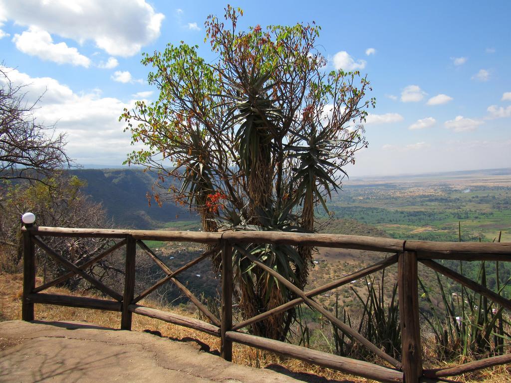 African Sunrise Lodge And Campsite Mto wa Mbu ภายนอก รูปภาพ
